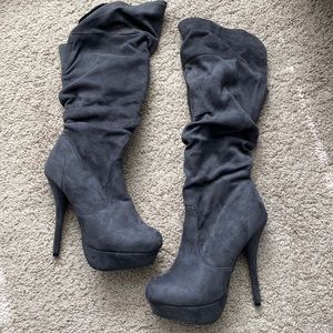 Womens Charlotte Russe Gray/Grey Suede Platform Boot Heel Size:7